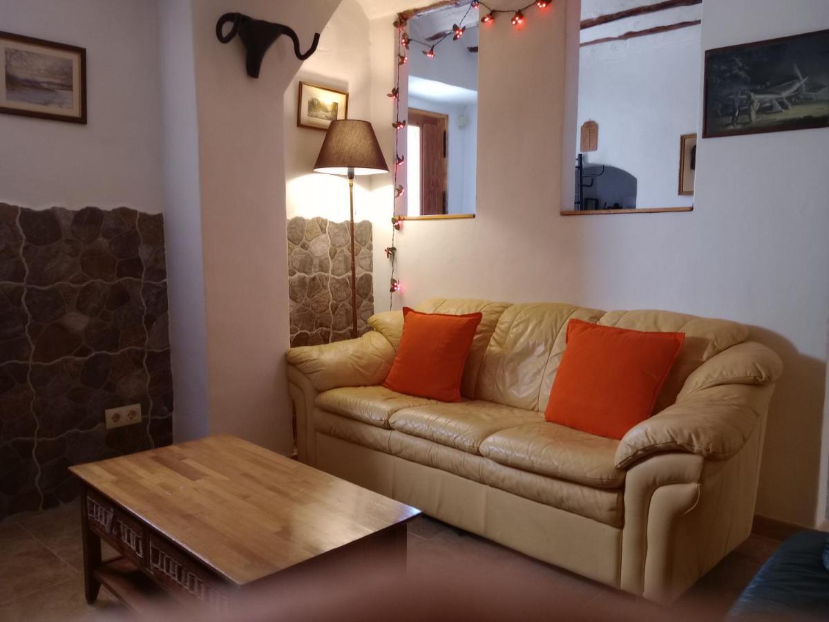 Casa En La Plaza, Hinojares - Ideal For Exploring The Area المظهر الخارجي الصورة